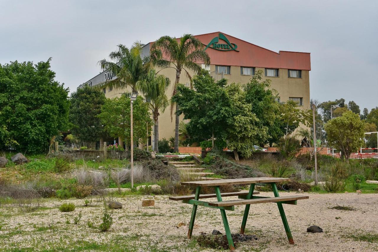 Pearl Of The Valley Hotel Kfar Tavor Екстериор снимка