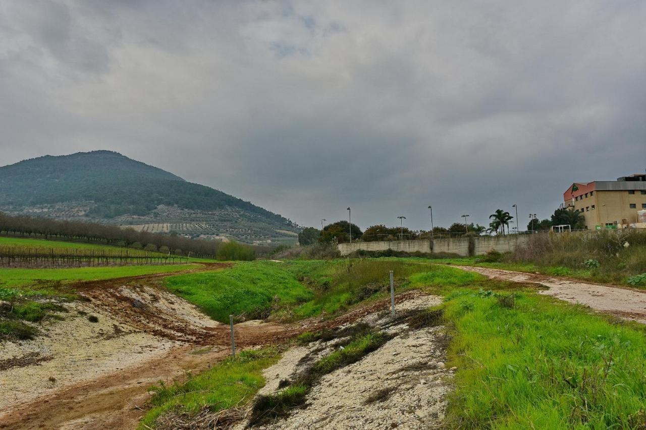Pearl Of The Valley Hotel Kfar Tavor Екстериор снимка