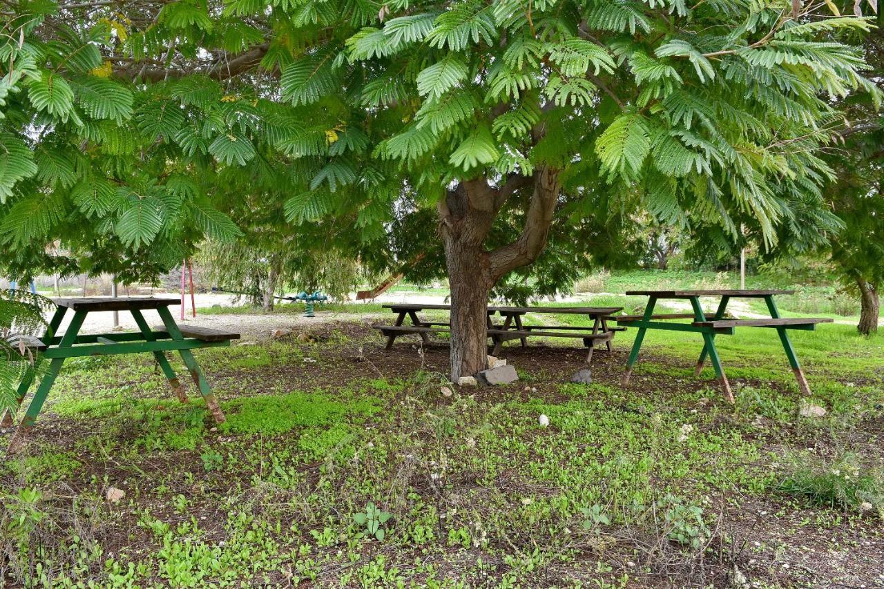 Pearl Of The Valley Hotel Kfar Tavor Екстериор снимка