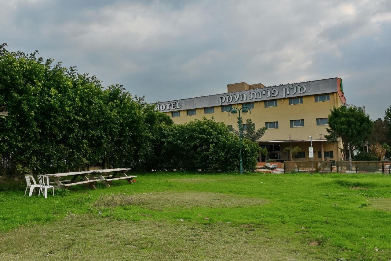 Pearl Of The Valley Hotel Kfar Tavor Екстериор снимка