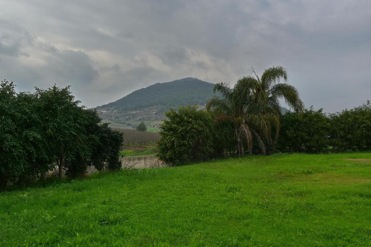 Pearl Of The Valley Hotel Kfar Tavor Екстериор снимка