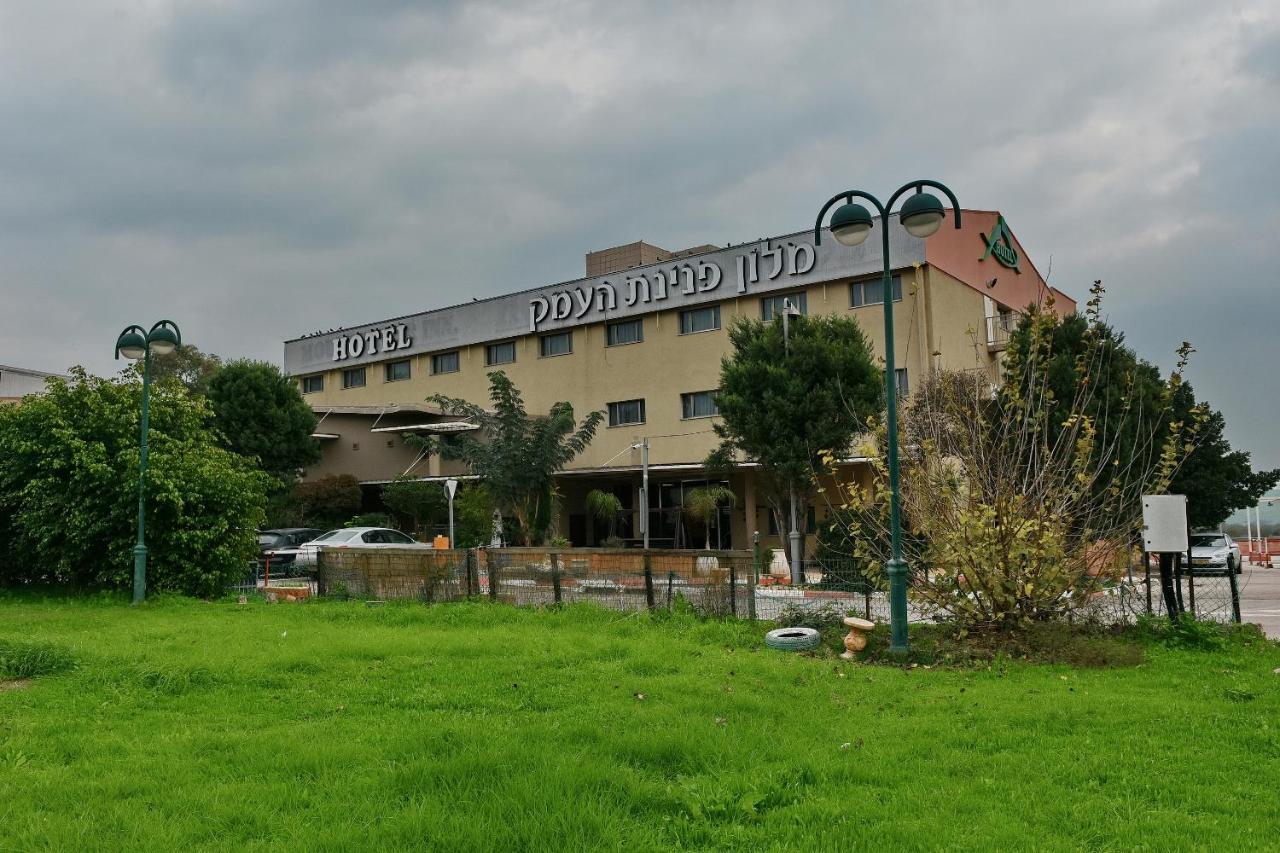 Pearl Of The Valley Hotel Kfar Tavor Екстериор снимка
