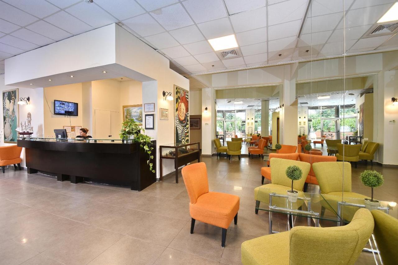 Pearl Of The Valley Hotel Kfar Tavor Екстериор снимка