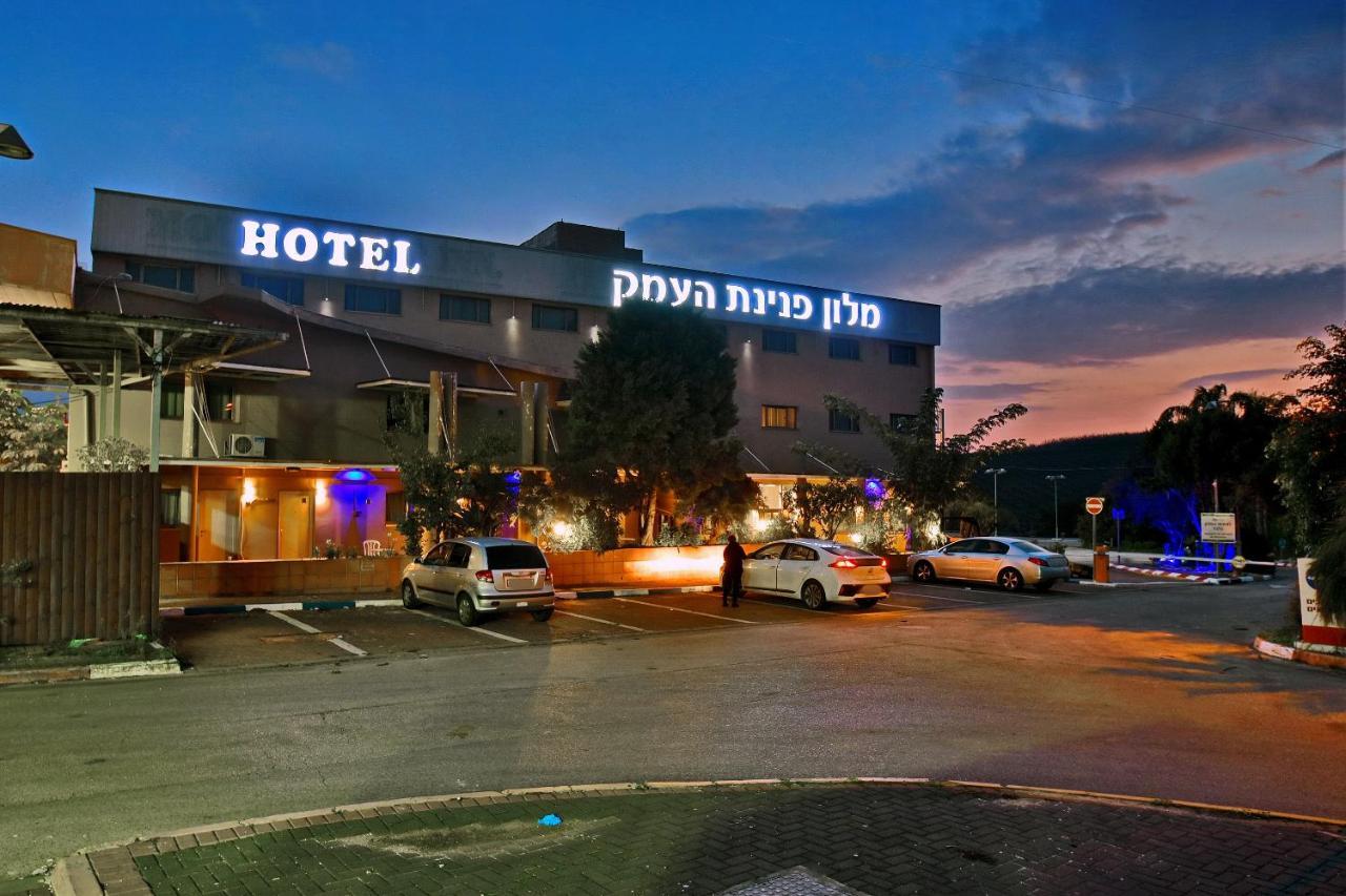 Pearl Of The Valley Hotel Kfar Tavor Екстериор снимка