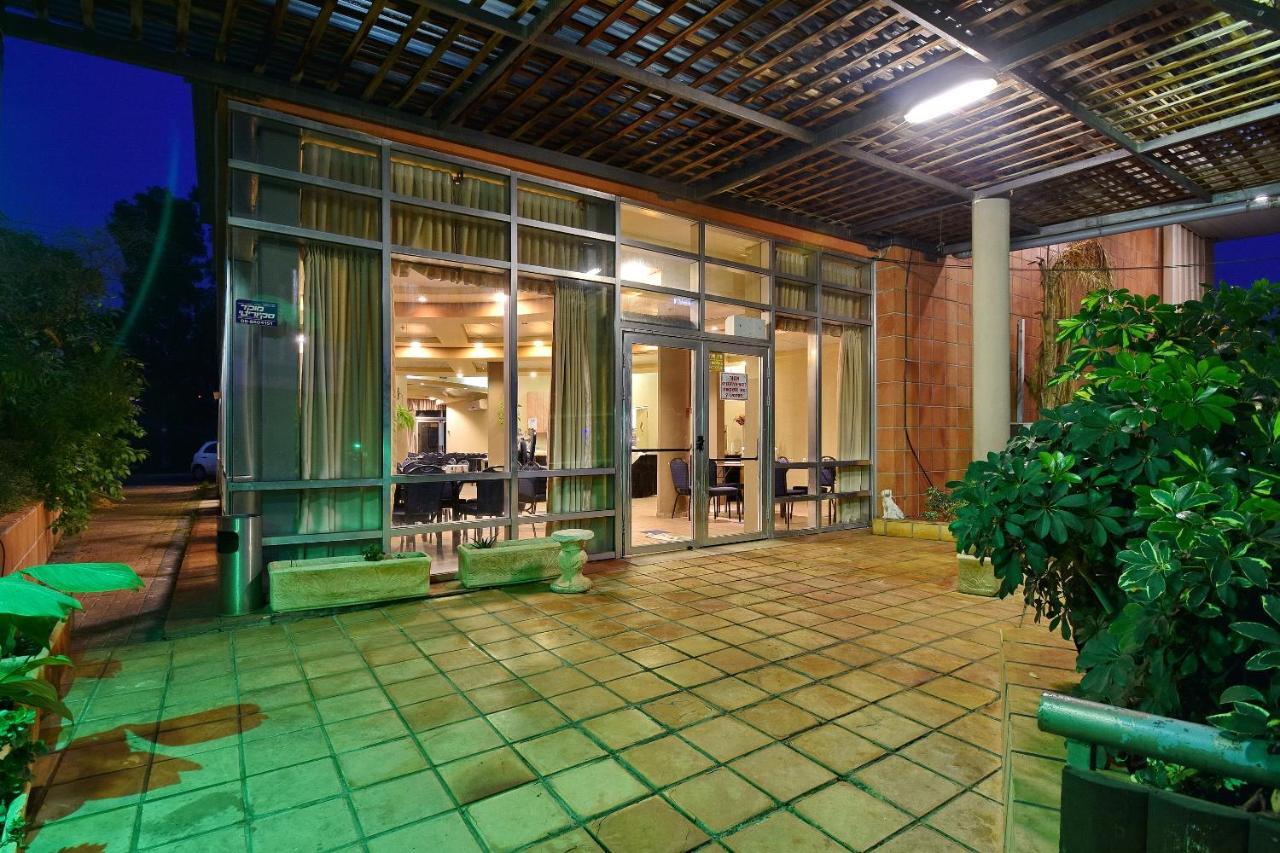 Pearl Of The Valley Hotel Kfar Tavor Екстериор снимка