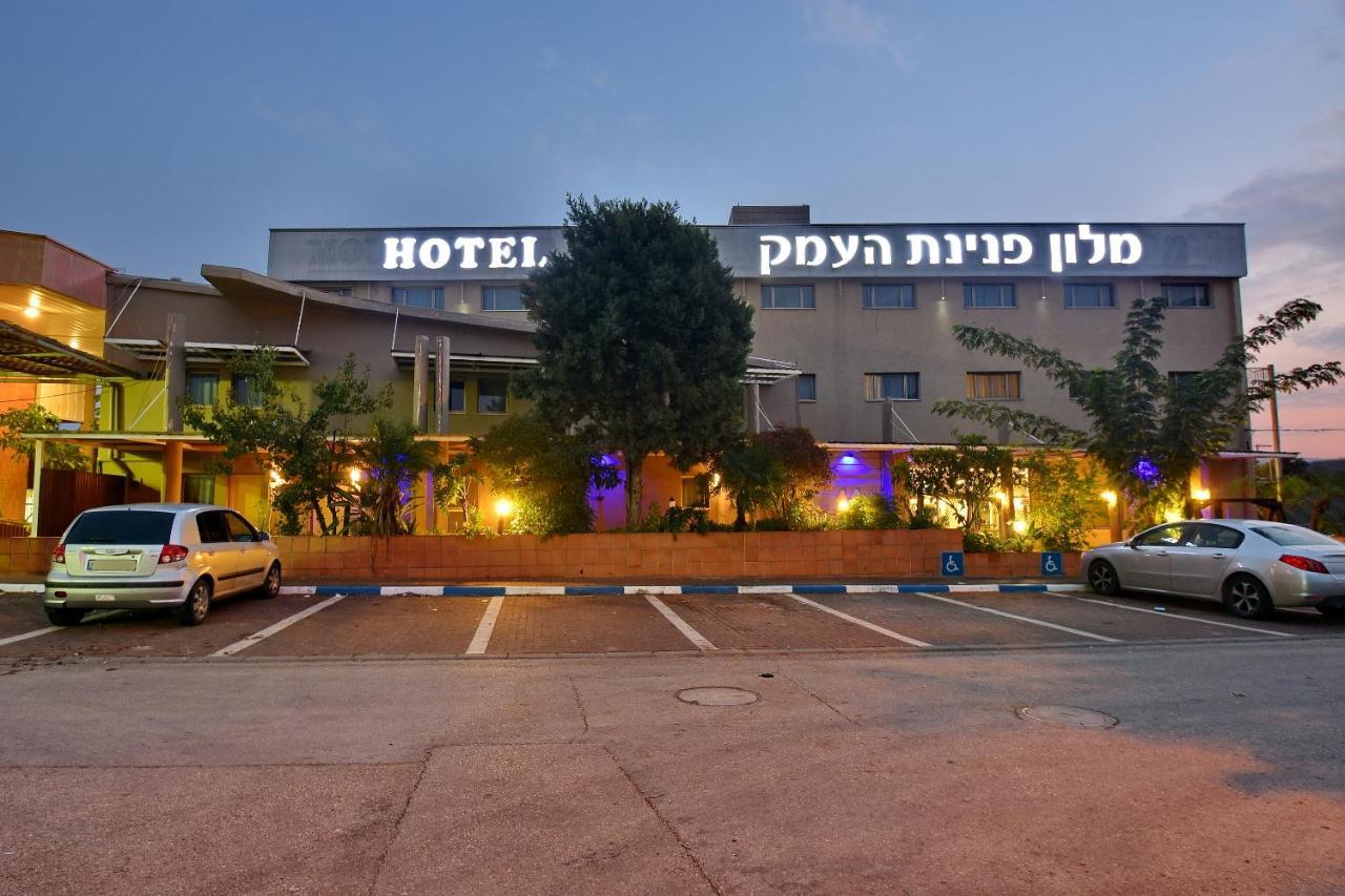 Pearl Of The Valley Hotel Kfar Tavor Екстериор снимка